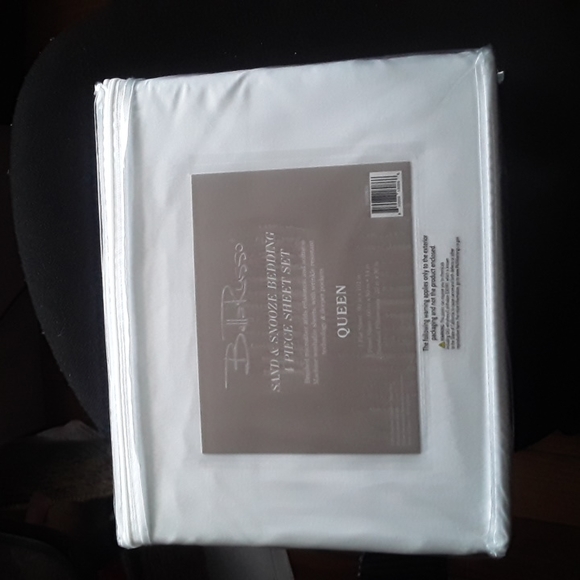 ON SALE.  New 4 Piece Sheet Set - Picture 3 of 3